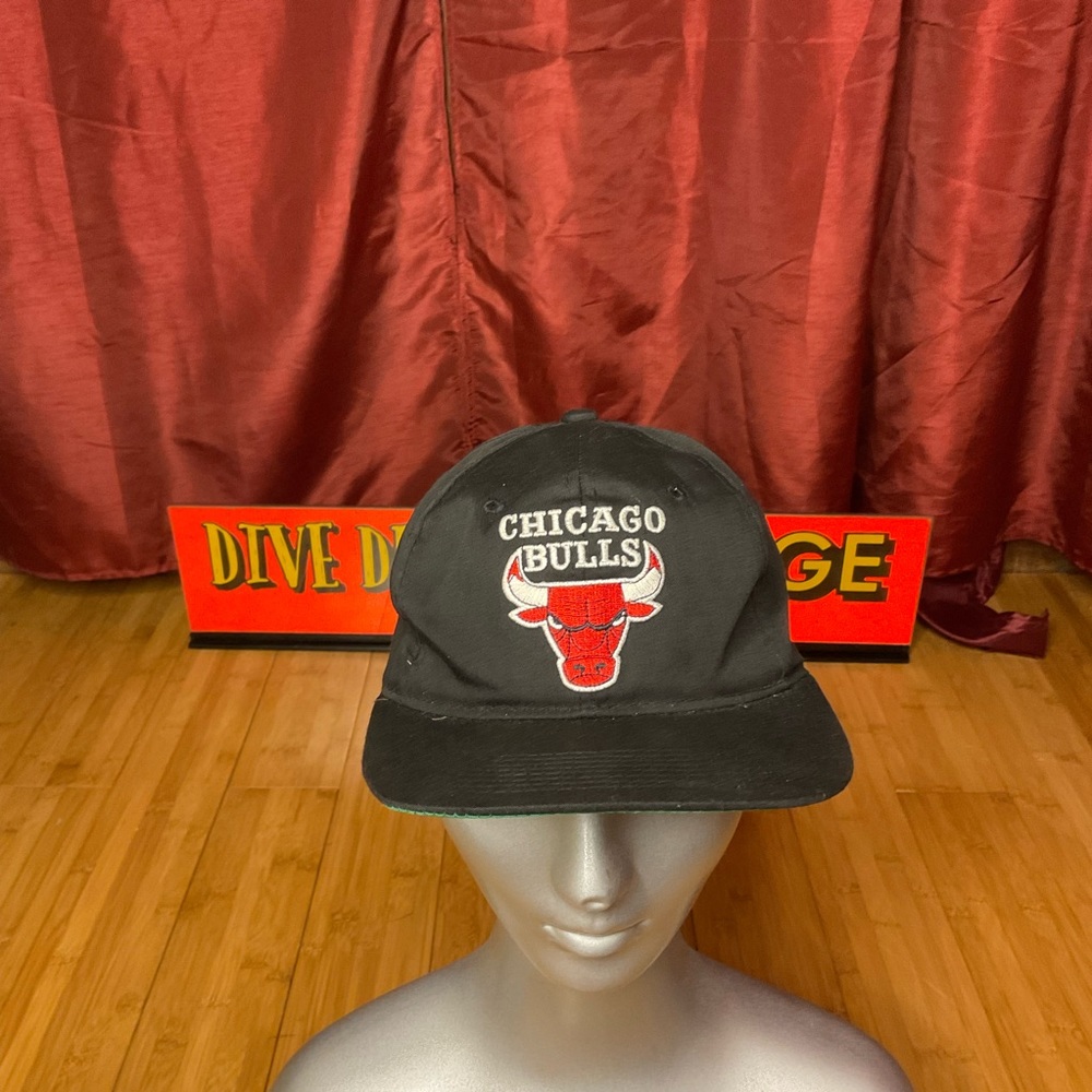 Vintage 80s Chicago bulls NBA Annco snap back hat